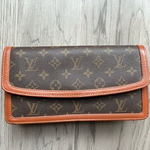 Authentic Louis Vuitton Pochette Dame